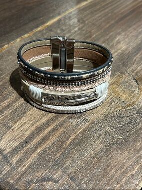 Multistrand Leather & Metal Accent Bracelet - White & Rose